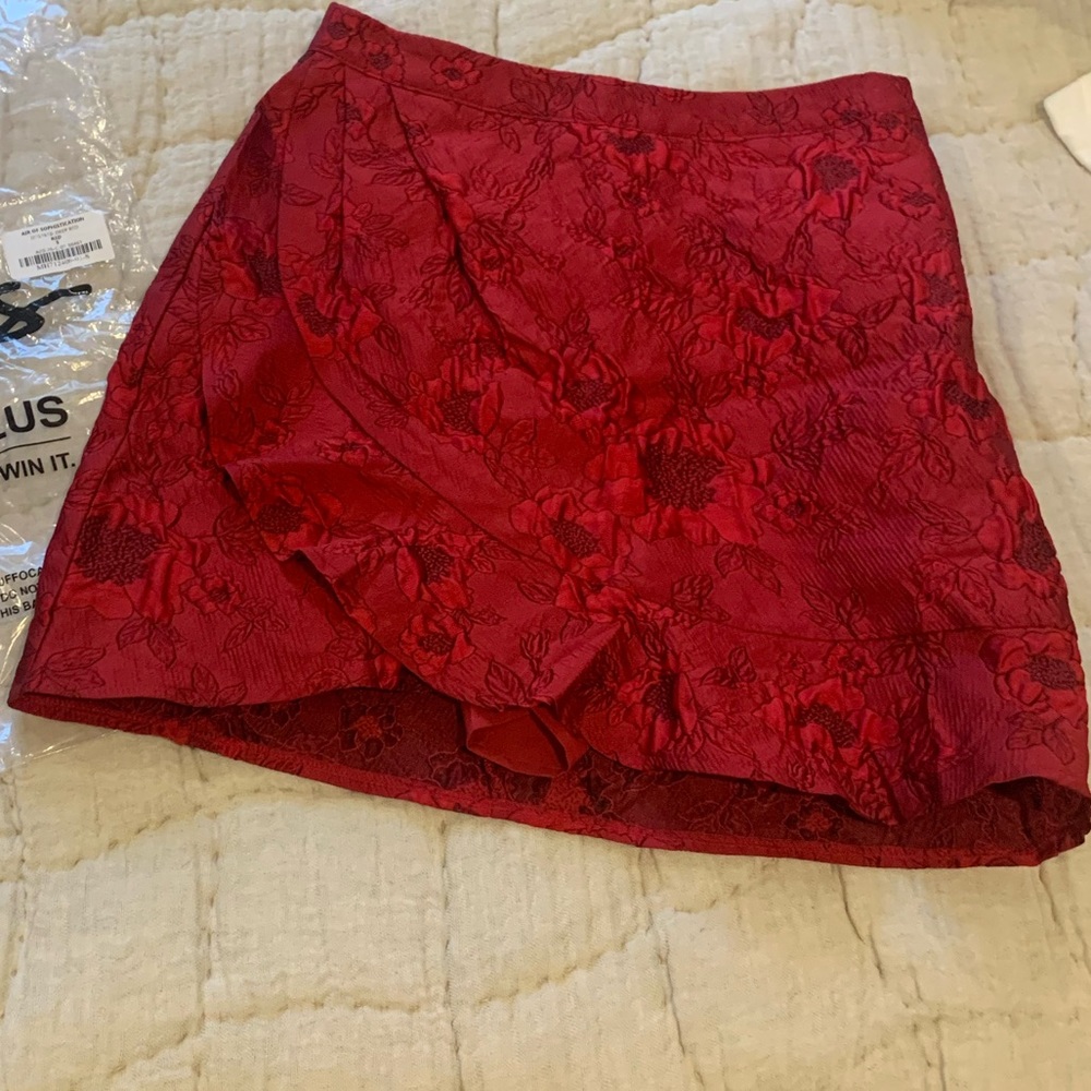 NEW Lulu Red skirt